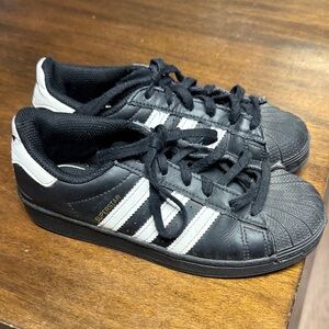 Kids Adidas Superstar Black White Sneakers size 2